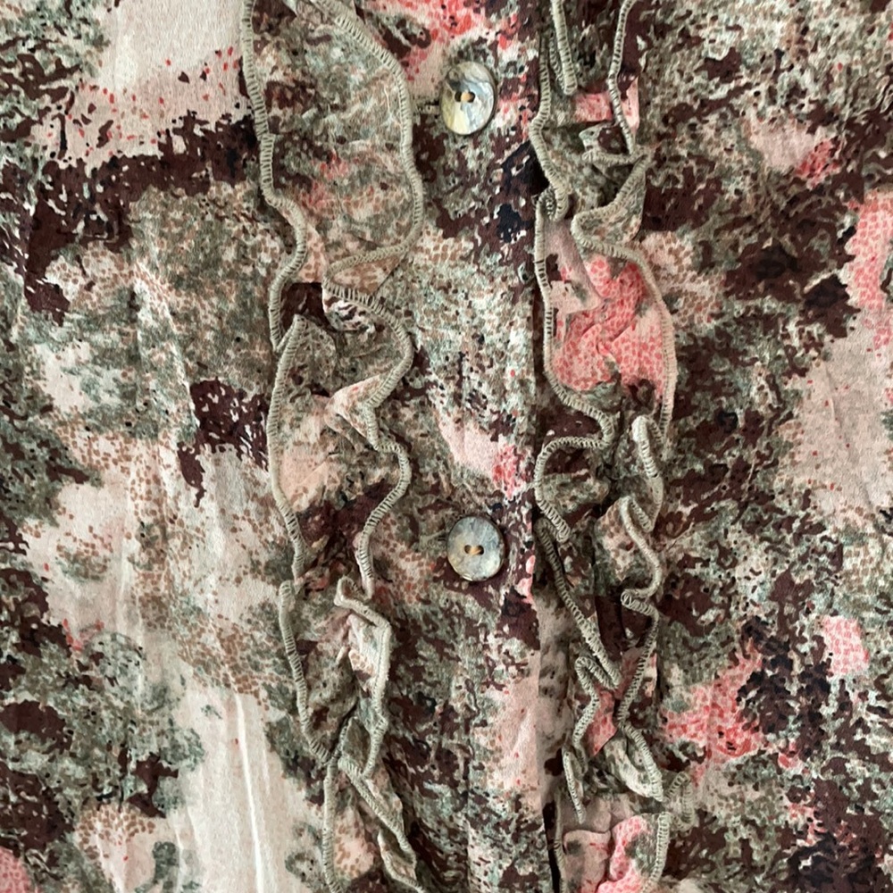 NWOT Caviar Front Ruffle Button Blouse - Picture 5 of 7